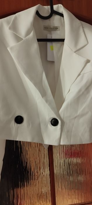 Biały garnitur damski nowy S/M