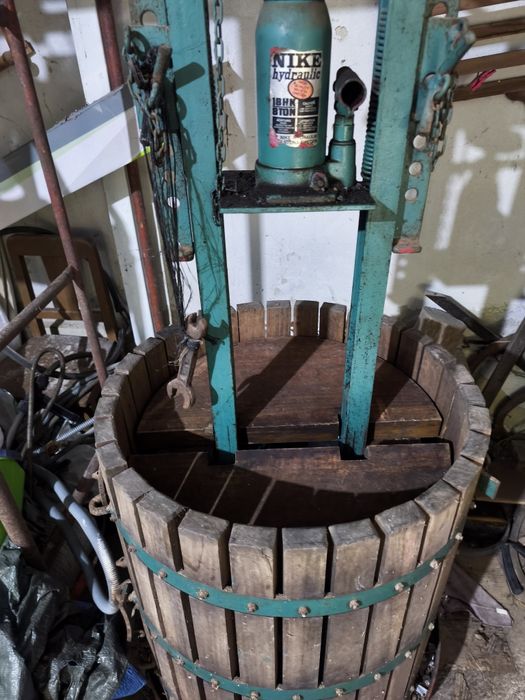 Prensa para uvas com hidráulico + esmagador