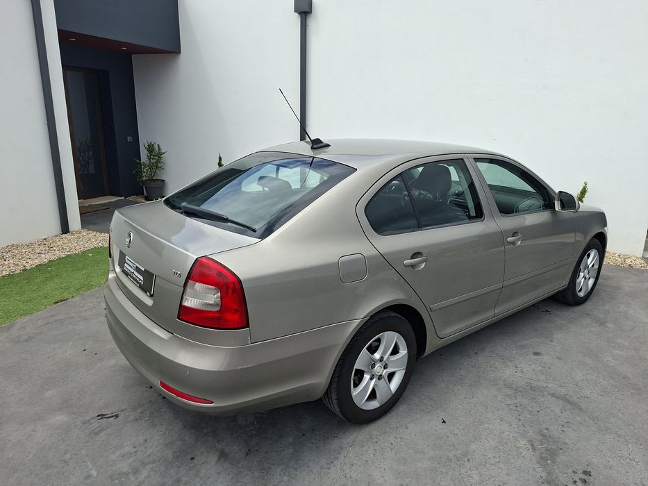VW skoda 1.6tdi nacional 2010 foto 5