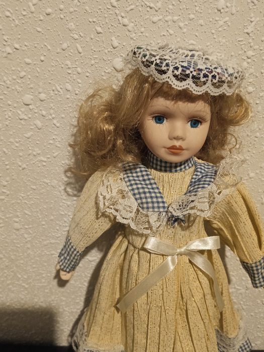 Lalka porcelanowa prl