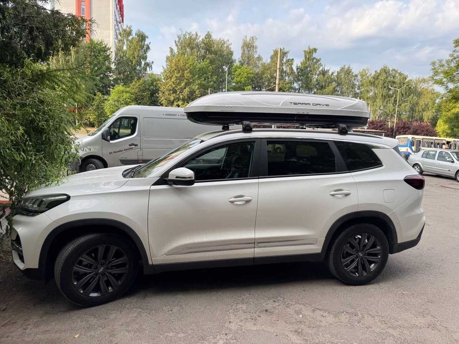 кроссовер Cherry Tiggo 8