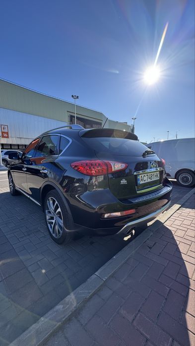 Продам Infinity QX50
