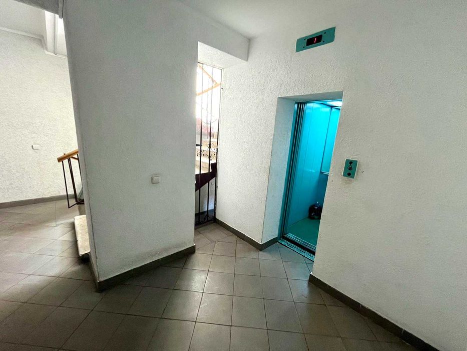 Продаж 3-кім. квартири. вул. Зелена-Жасминова-Новобудова Карпатбуд