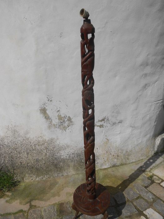 Candeeiro de pe antigo africano madeira talhada escultura