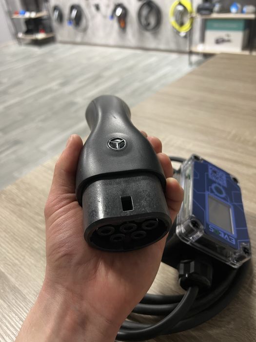 Зарядний пристрій  Eveus PRO для електромобіля Type 2 16A (3,5 кВт)