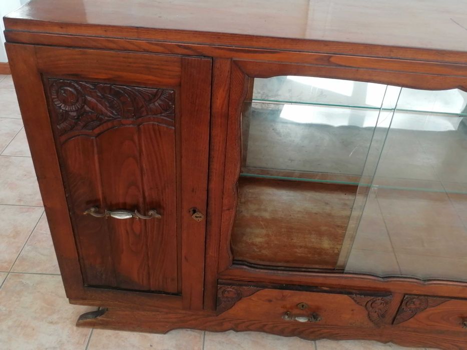 Móvel de sala castanho