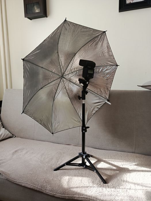 Nowy mini regulowany statyw oświetleniowy/głowica kulowa.