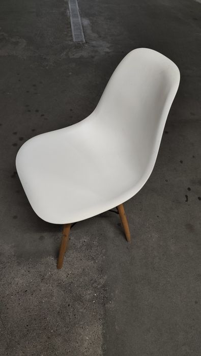 Cadeiras brancas64730136691202120