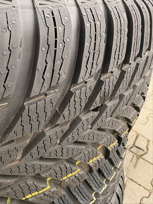 Opony zimowe Nokian tyres snowproof 2