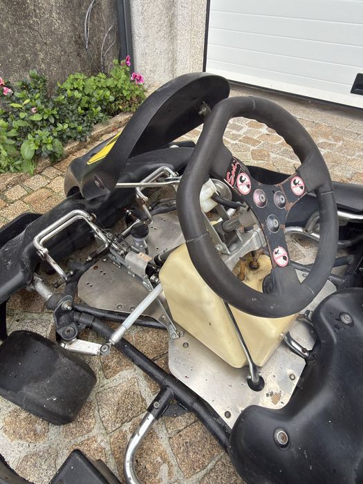 Vendo/Troco Kart 270cc 1,500€