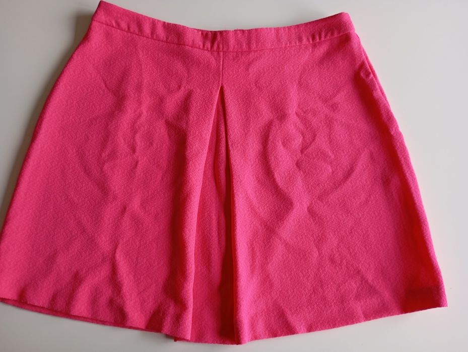 Różowa mini firmy ASOS