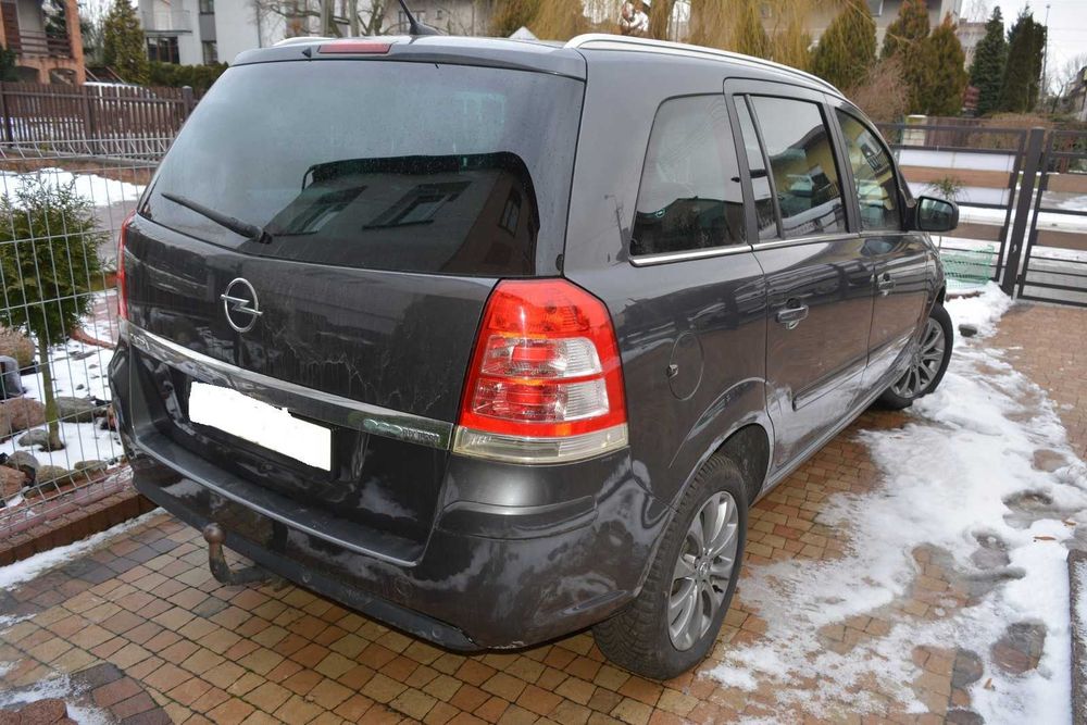 Samochód Opel zafira b