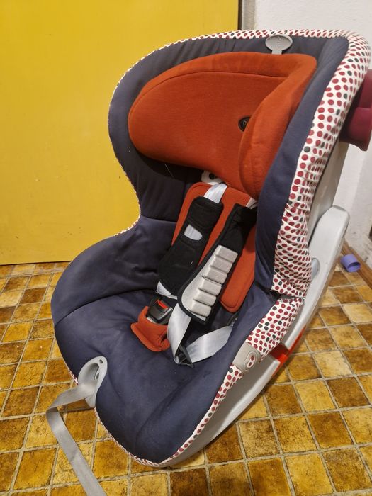 Fotelik samochodowy Britax & Romer King II 9-18Kg czerwony w kropki