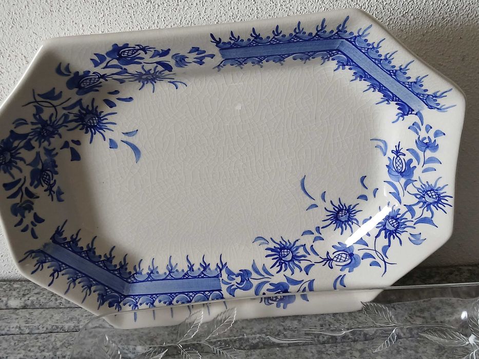 Travessas em louça e vidro