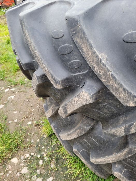 Sprzedam koła do ciągnika case 520/85R42 oraz 420/85R30