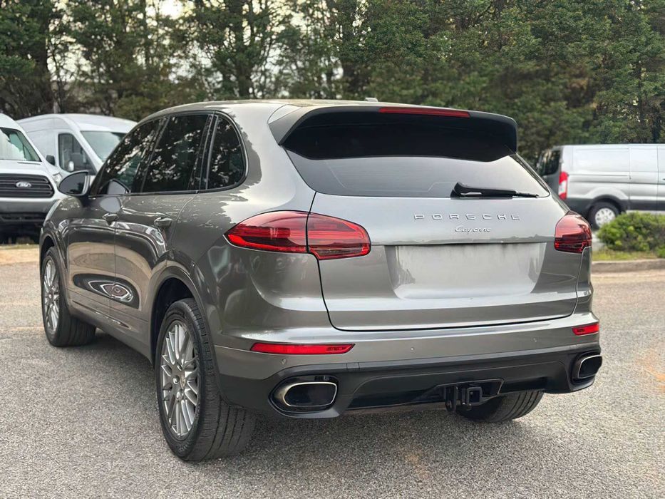 Porsche Cayenne      2017