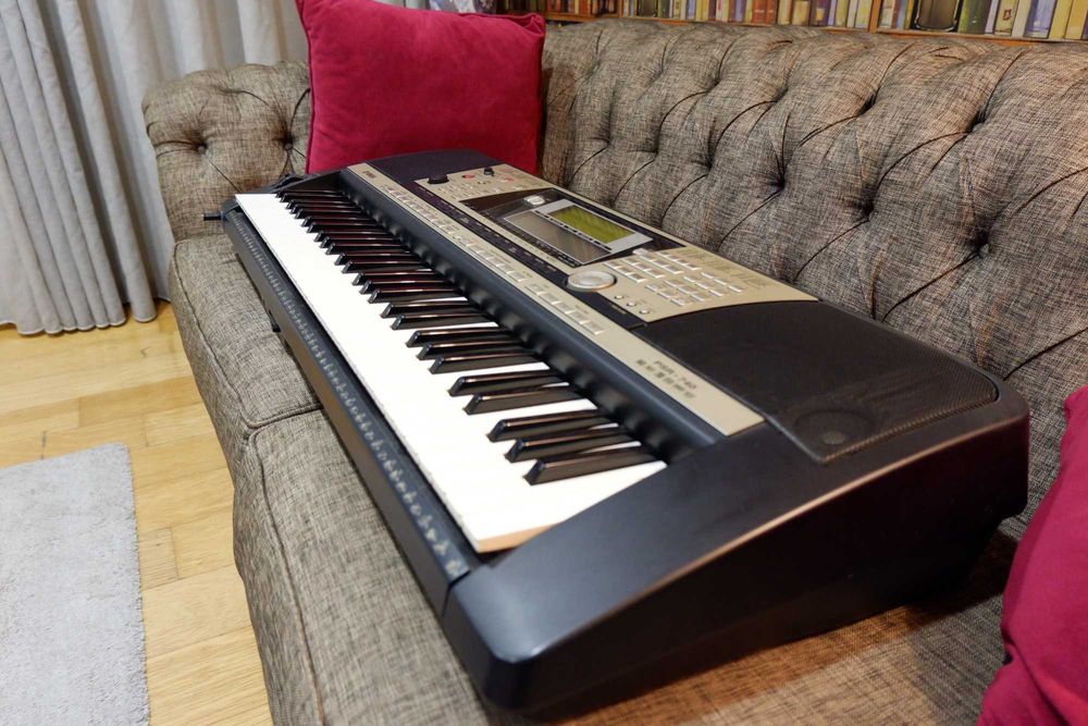 YAMAHA PSR-740 Teclado Profissional