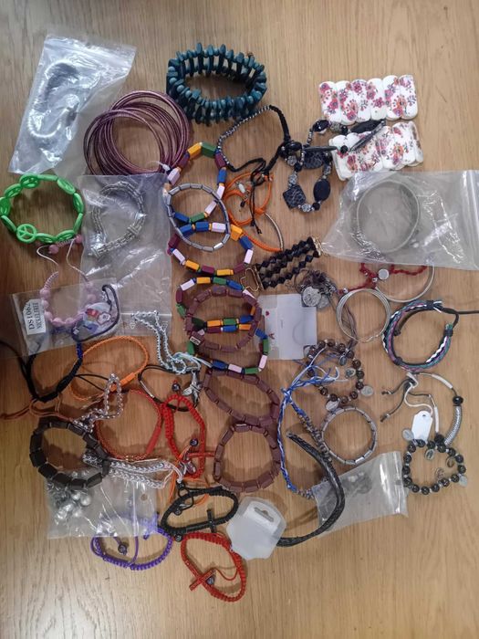 Sprzedam ozdoby  Bransolety opaski