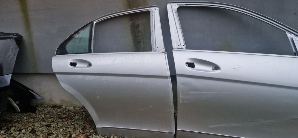 Drzwi Mercedes w204 prawe