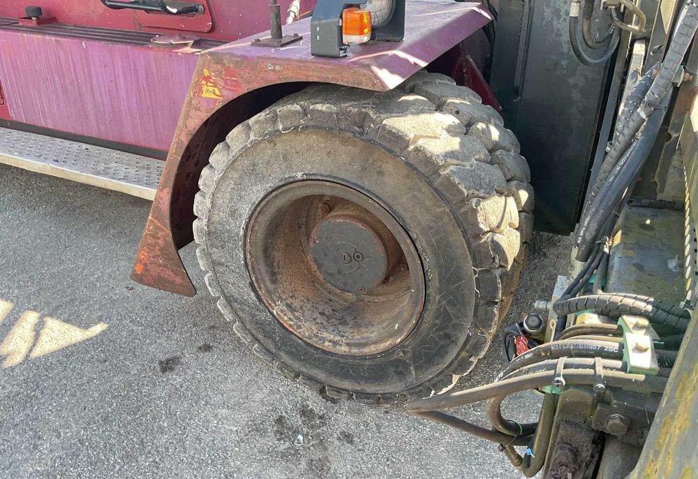 wózek widłowy kontenerowy przeładunkowy Konecranes 10 T kontenery