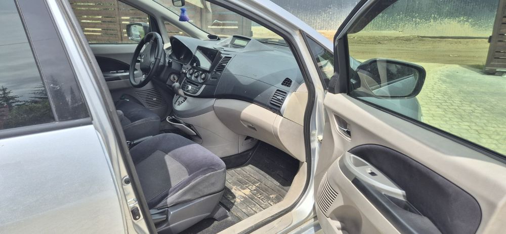 Mitsubishi Grandis