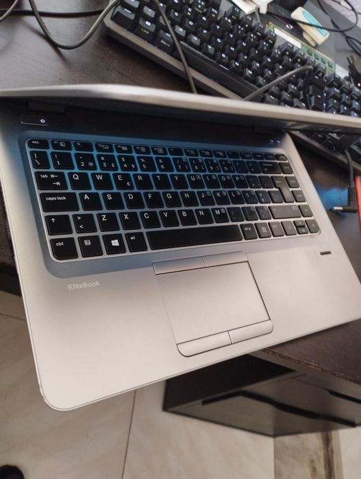 HP EliteBook 840 G4 - I5 // 8 Gb RAM // 256 Gb SSD