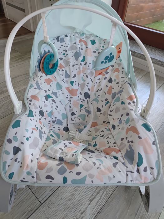 50Leżaczek, bujaczek Fisher price