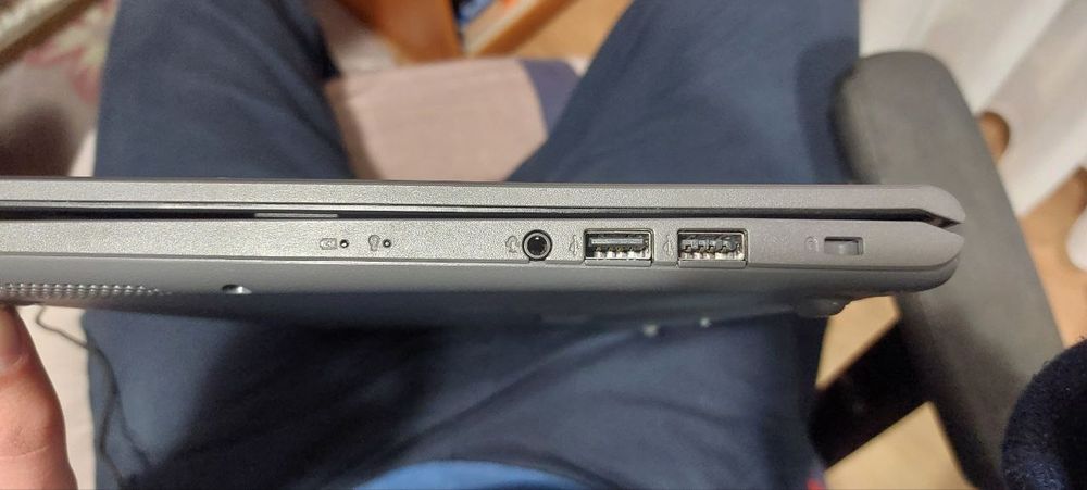 Сучасний ноутбук від ASUS: VivoBook