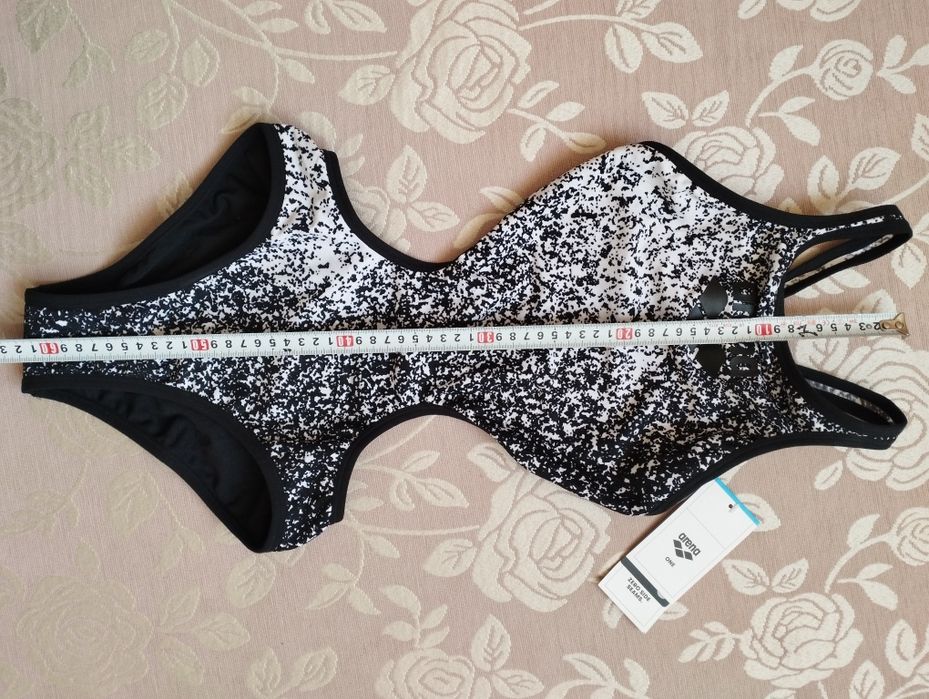 Купальник жіночий Arena ONE PAINTS SWIMSUIT TECH BACK 007917-515, US28