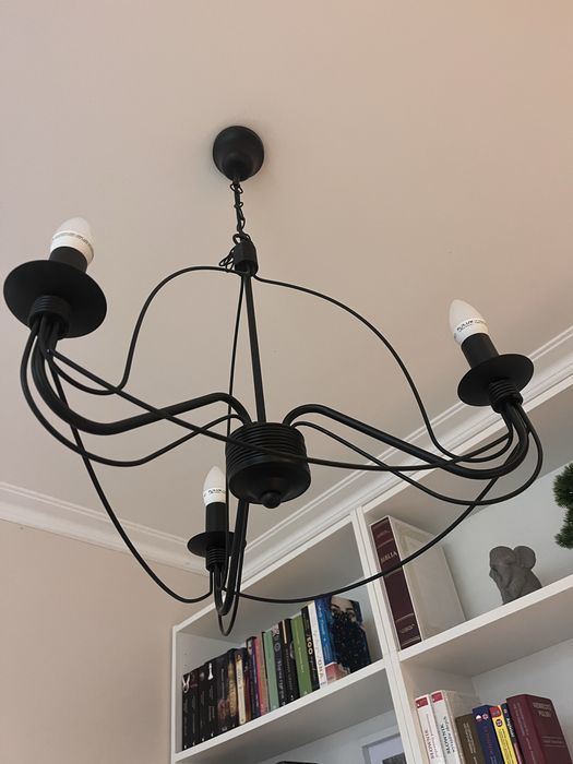 Żyrandol lampa klasyczna stylizowana czarna
