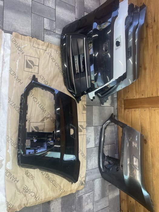 Ліва частина бампера Audi Q5 18-20