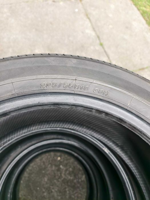 Opony Yokohama BLUEARTH E70 225/55 R18