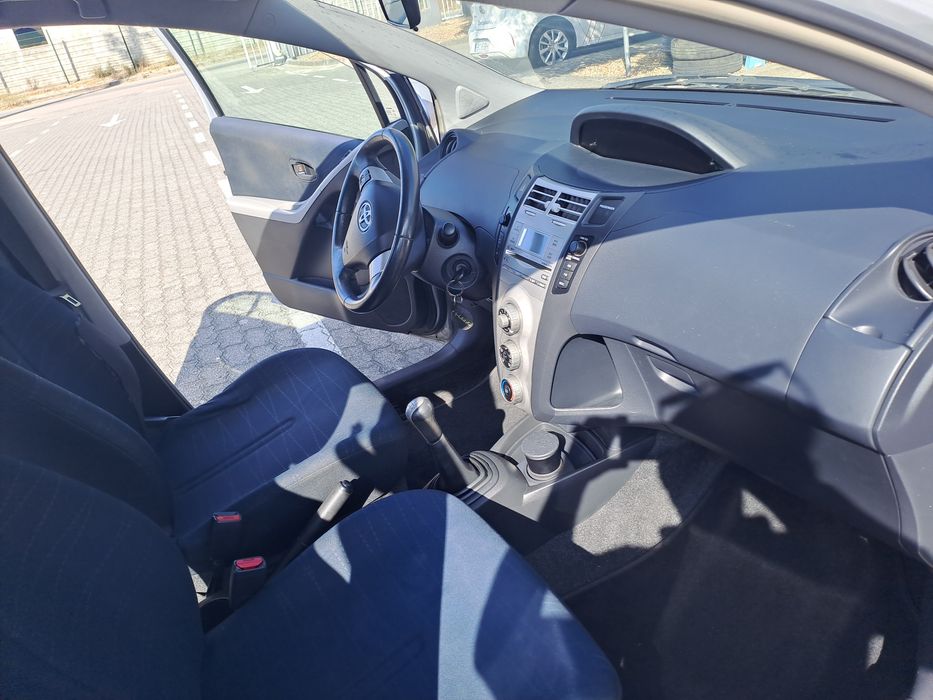 Toyota Yaris — fotografia 12