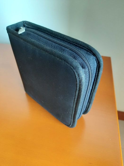 Bolsa/Estojo para 24 CDs/DVDs com fecho – Preto (Bom estado)