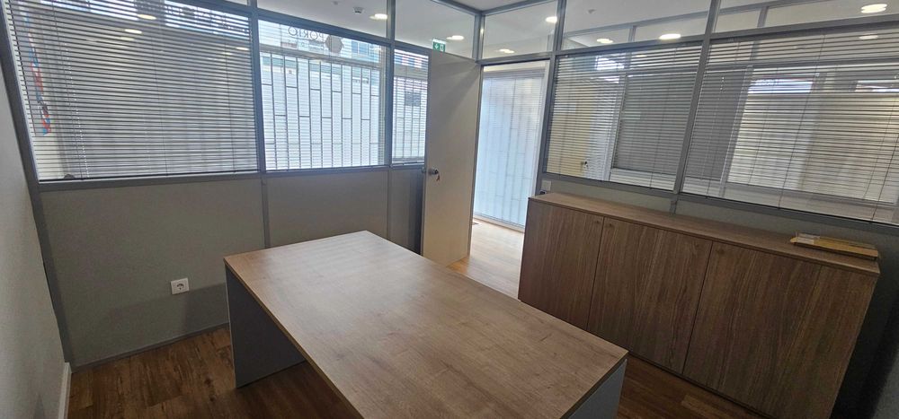 Arrendam-se Gabinetes a 300 m da rotunda da Areosa - Porto