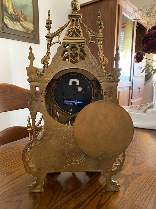 Relógio de mesa antigo