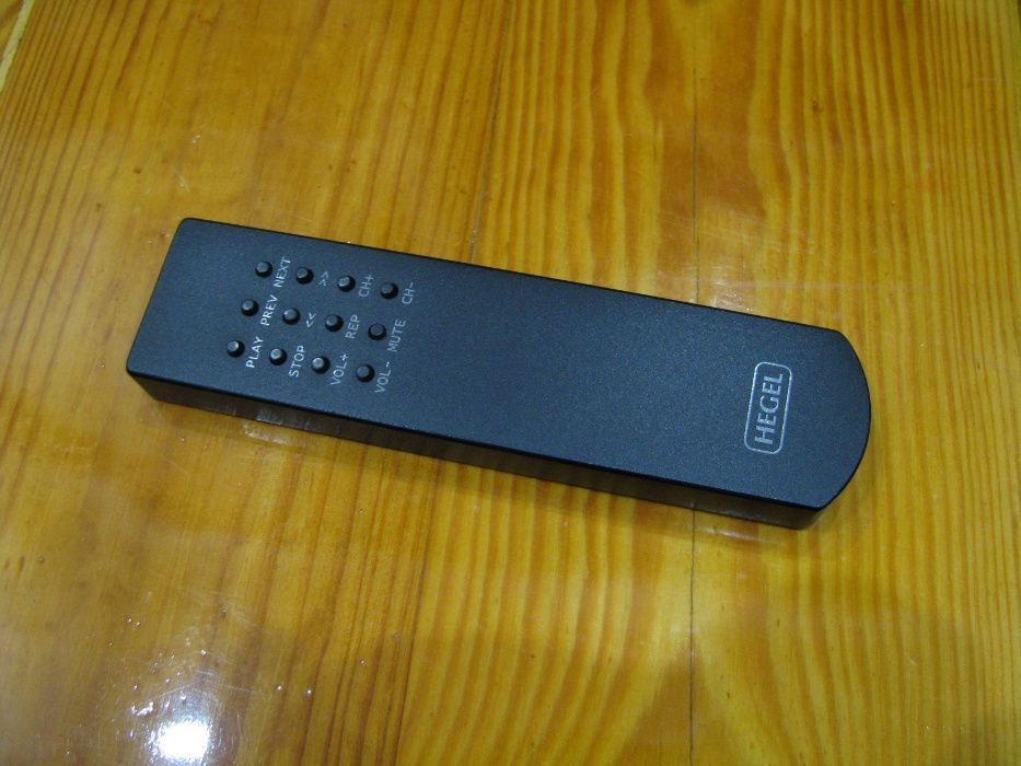 Пульт усилителя Hegel H 200.