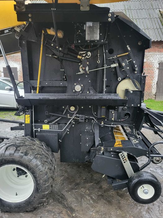 Prasa New Holland BR 6090 Roll Bar 125