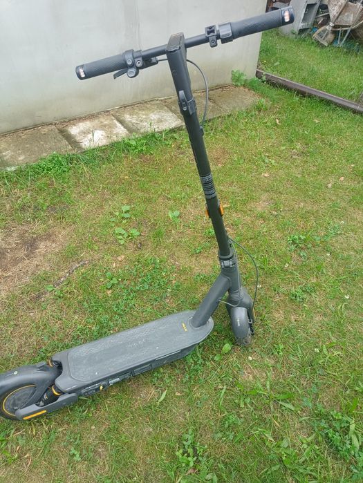 Hulajnoga elektryczna Segway nineboot g30