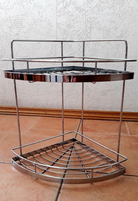 Металлическая полочка для ванной