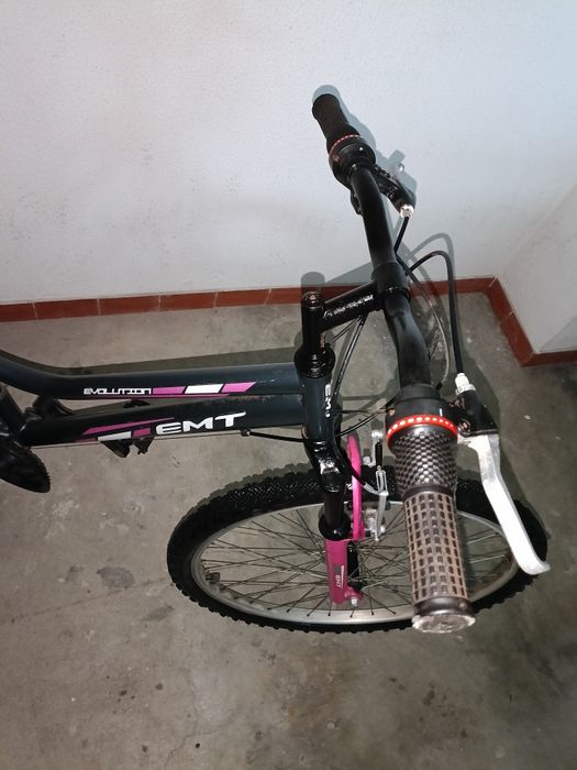 85€ bicicleta roda 26 com suspensão pegar e andar