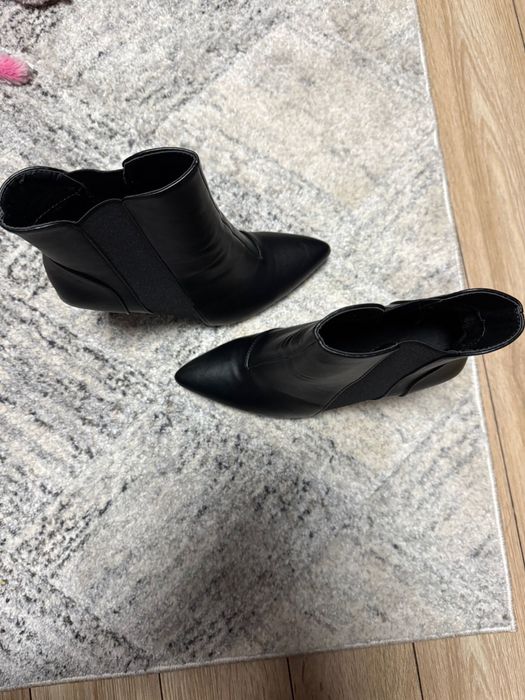 Buty damskie na obcasie