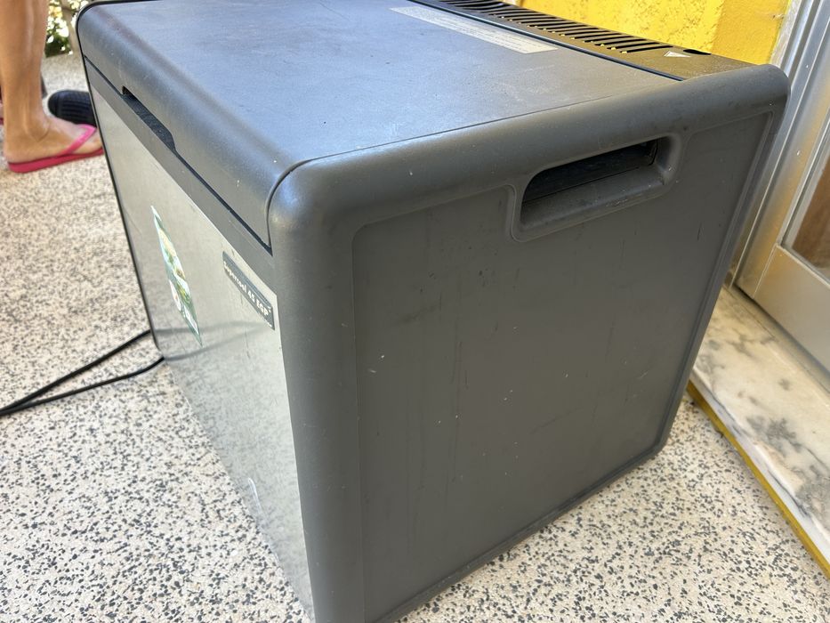 Frigorífico Portátil Trivalente All Ride 45L (Gás / 230V / 24V)