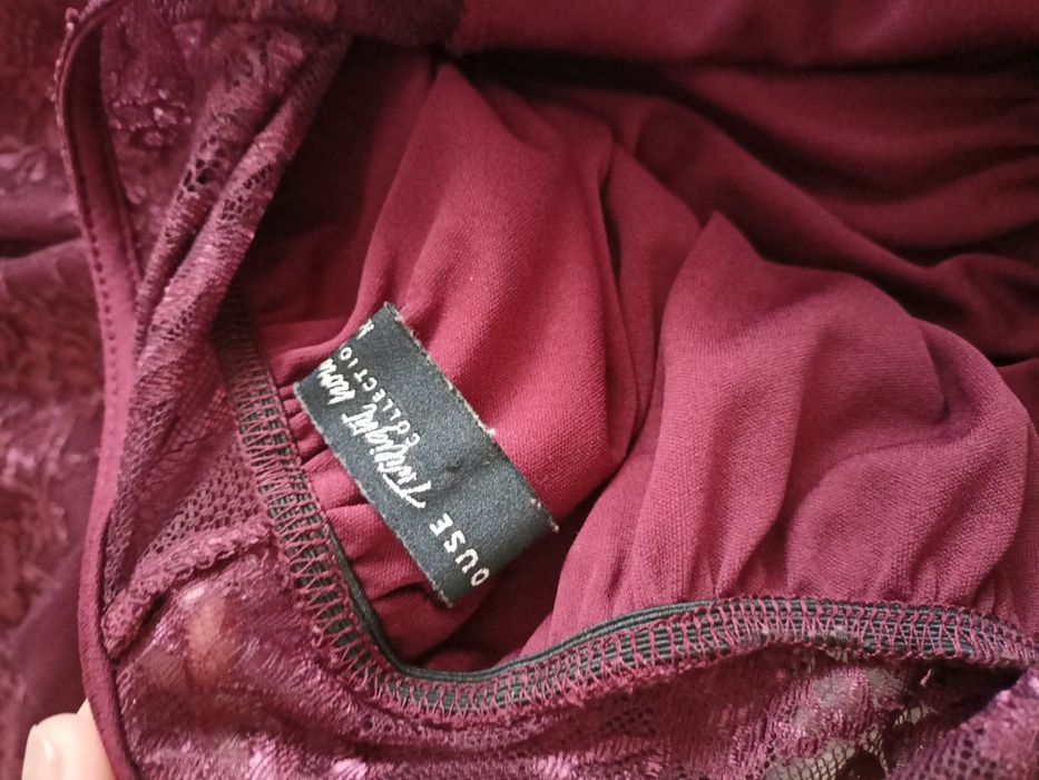 Sukienka koronkowa M House odkryte plecy