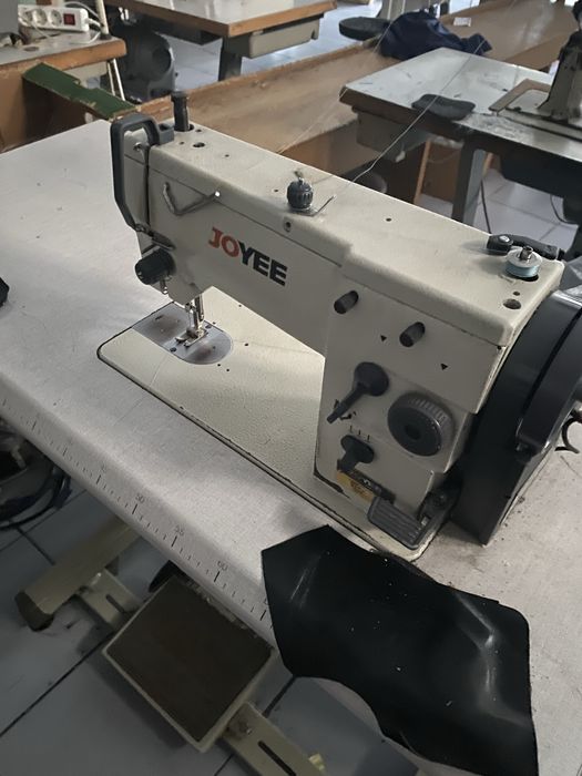 Máquina de costura industrial JOYEE - Màquina de zigzag