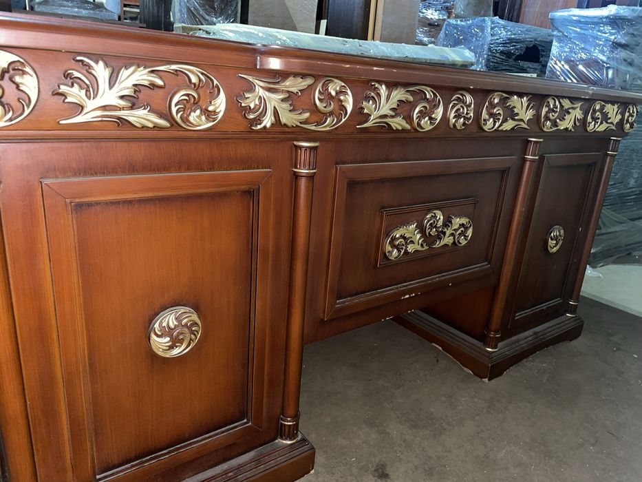 Продаётся три  необычных стола — дизайнерский.