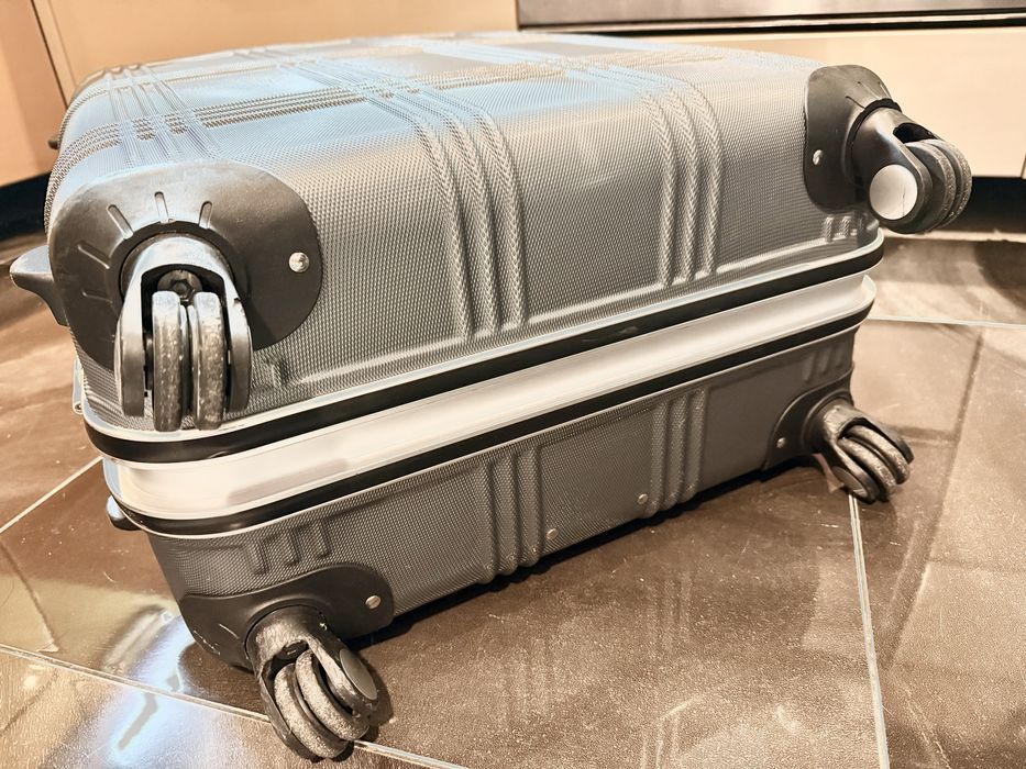 Валіза дорожня велика