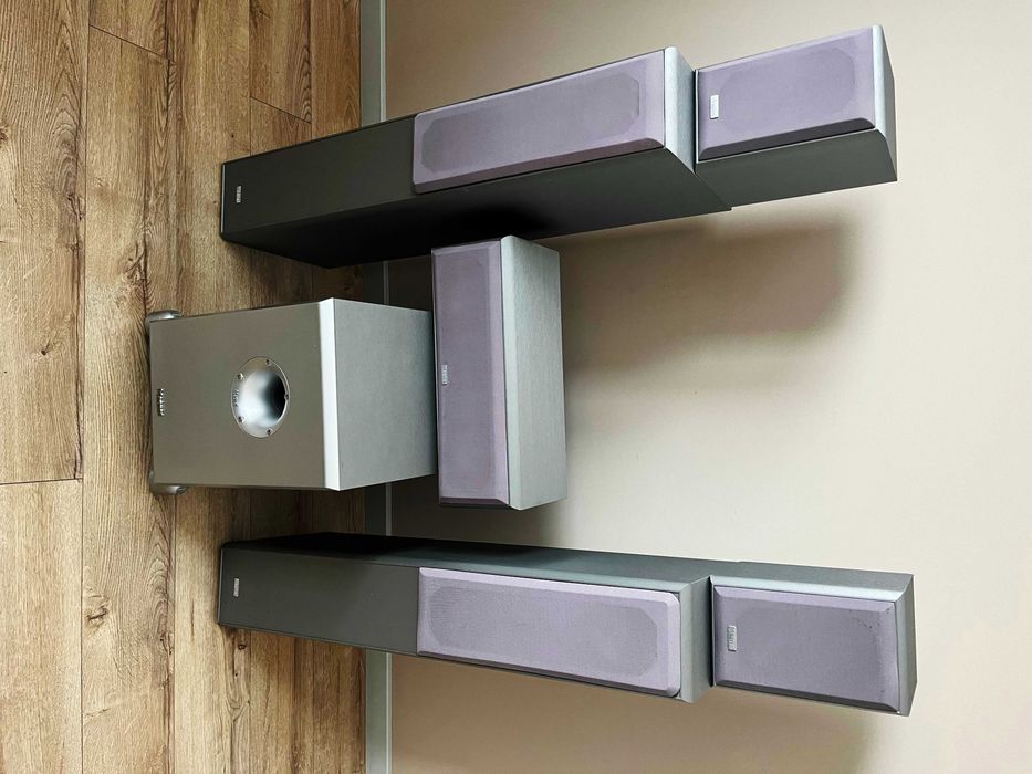 Zestaw głośników kina domowego Magnat.