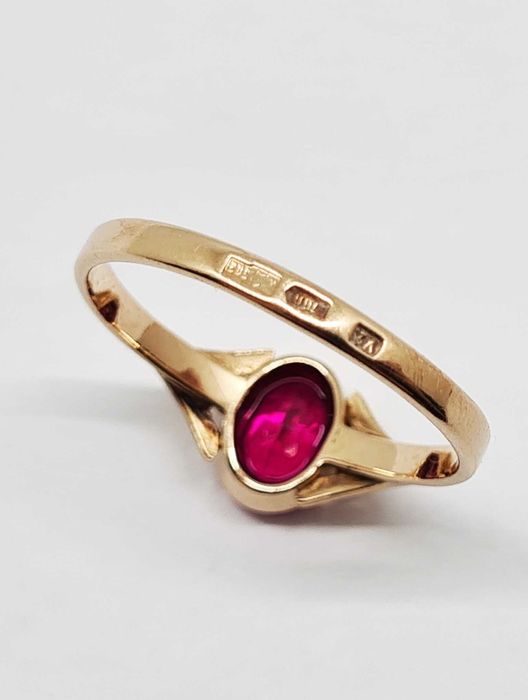 Piękny złoty pierścionek p.583