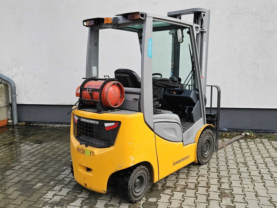 Wózek widłowy Jungheinrich TFG 320s